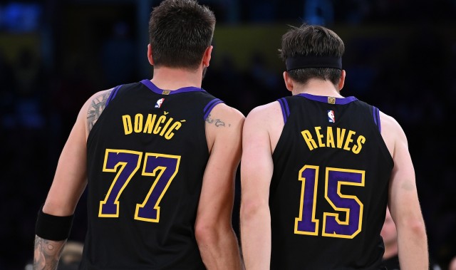 世界杯实时比分-湖人近7场攻防效率：进攻121.1第5 防守107.3第6 净效率+13.8第2