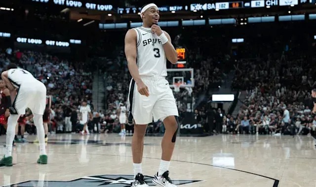 世界杯比赛时间表-凯尔登：我和尚帕尼都打满82场，这说明我们医疗团队有多棒