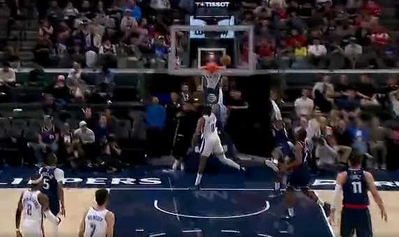 五佳球！多尔特倒地救球，哈滕脑后妙传助攻杰威上篮打进